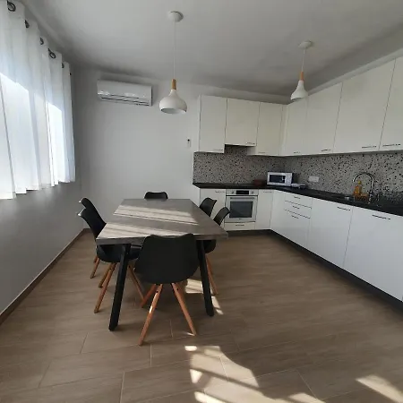 Beachside Place Apartamento Sukošan